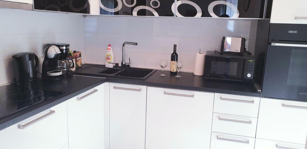 Apartment Kiki Kotor Bagian luar foto